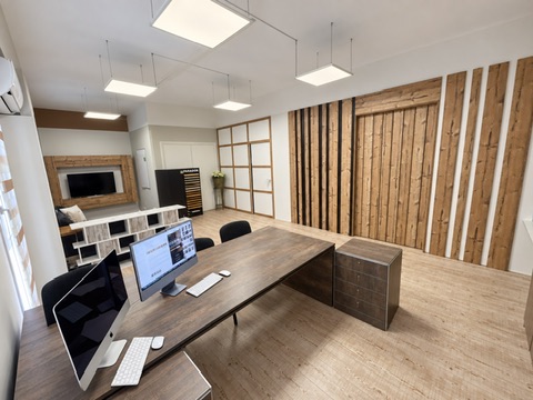 Zona de diseño de la empresa con puestos de trabajo